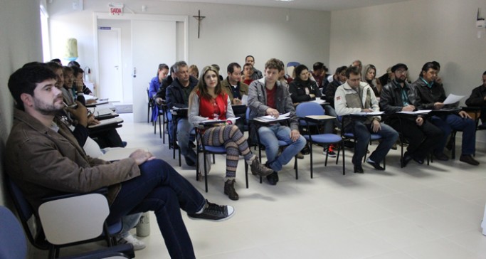 DIRIGENTES SINDICAIS DE BASE PARTICIPAM DE CURSO DE FORMAÇÃO NA FETIESC